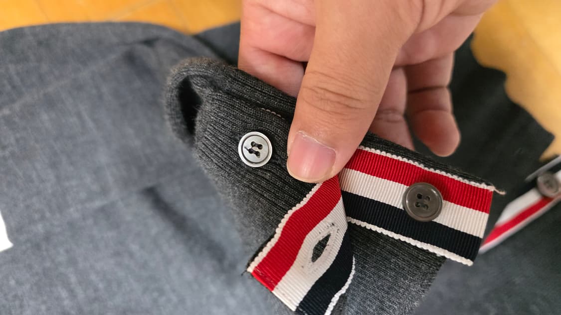 [3,새상품급]톰브라운 메리노울 가디건 다크그레이 상품이미지6