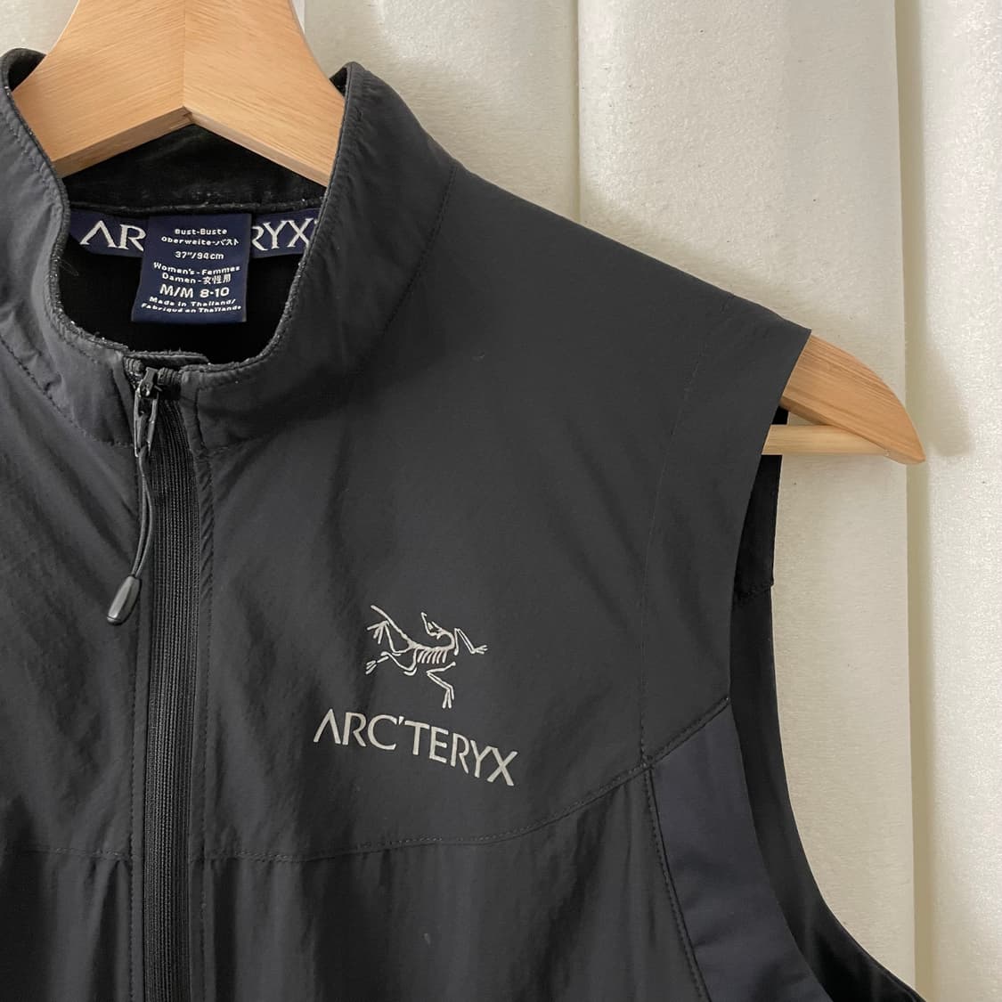 아크테릭스 블랙 집업 베스트 상품이미지5