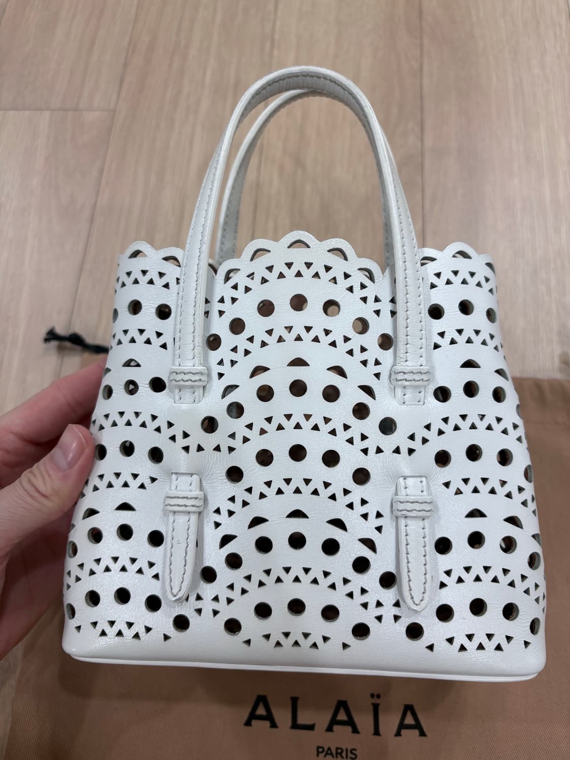 알라이아 미나 16 화이트 상품이미지8