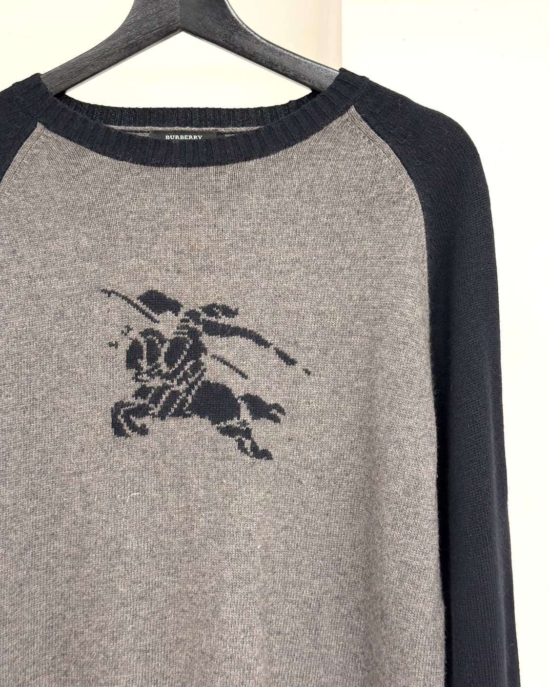 버버리 그레이 이퀘스트리안 나이트 스웨터 상품이미지4