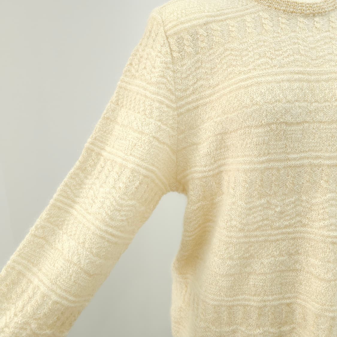 아이보리 금사 반짝이 짜임 여성 루즈핏 니트 상품이미지7