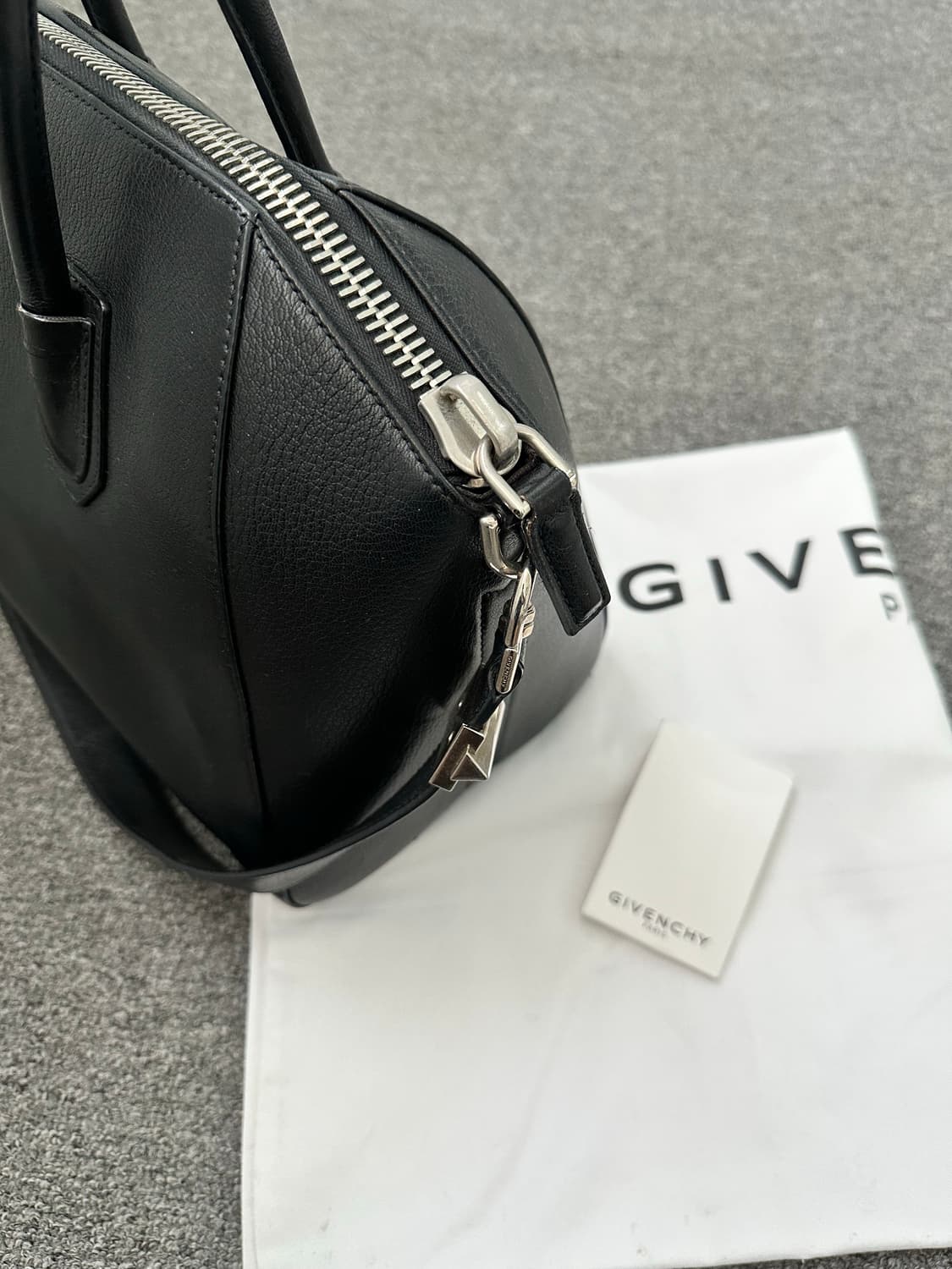 지방시 안티고나 블랙 토트백 상품이미지6