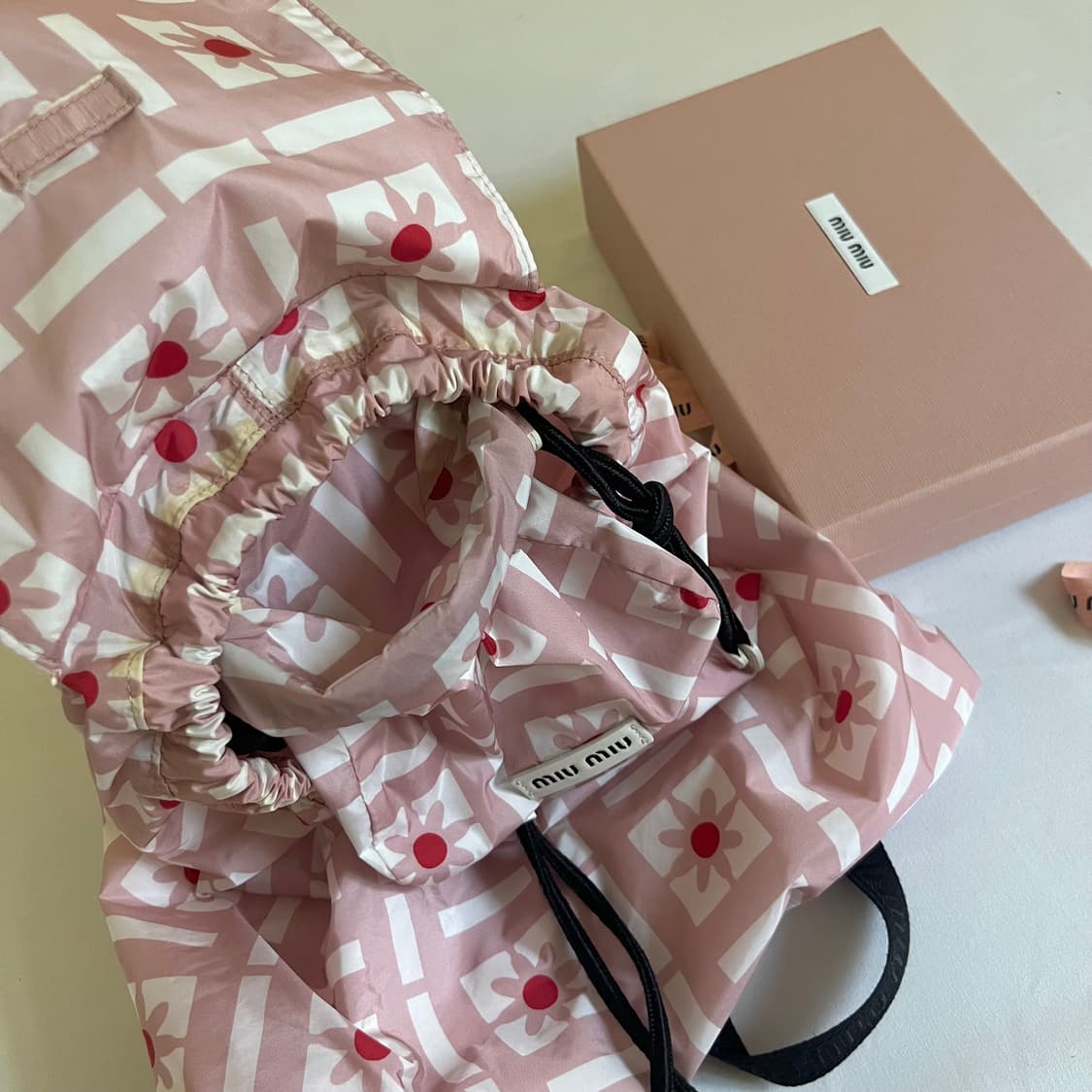 미우미우 나일론 백팩 상품이미지10