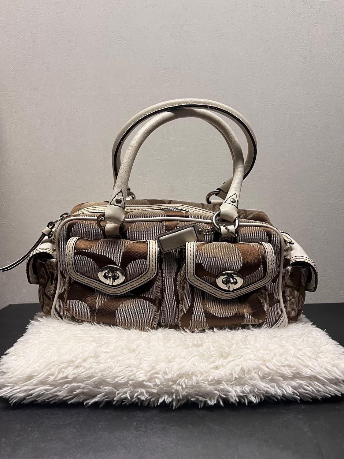 coach vintage turnlock hobo bag 코치 바게트백 상품이미지3