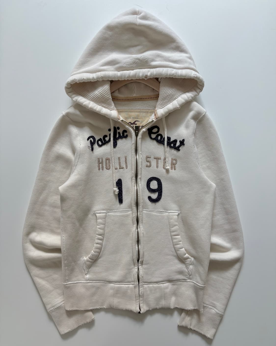 Hollister 홀리스터 아이보리로고 후드집업 상품이미지3