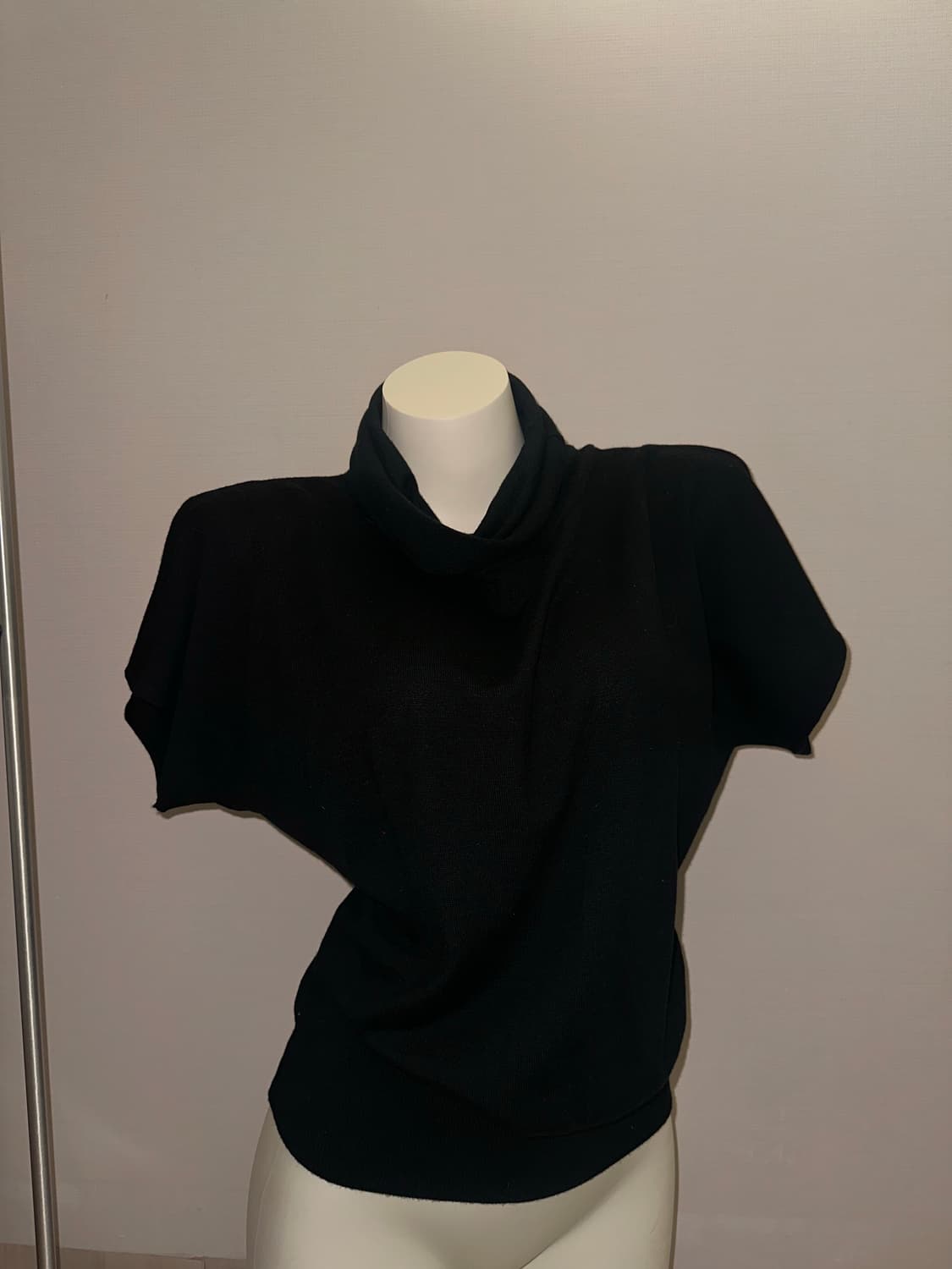 빈티지 블랙 폴라 반팔 니트 상품이미지2