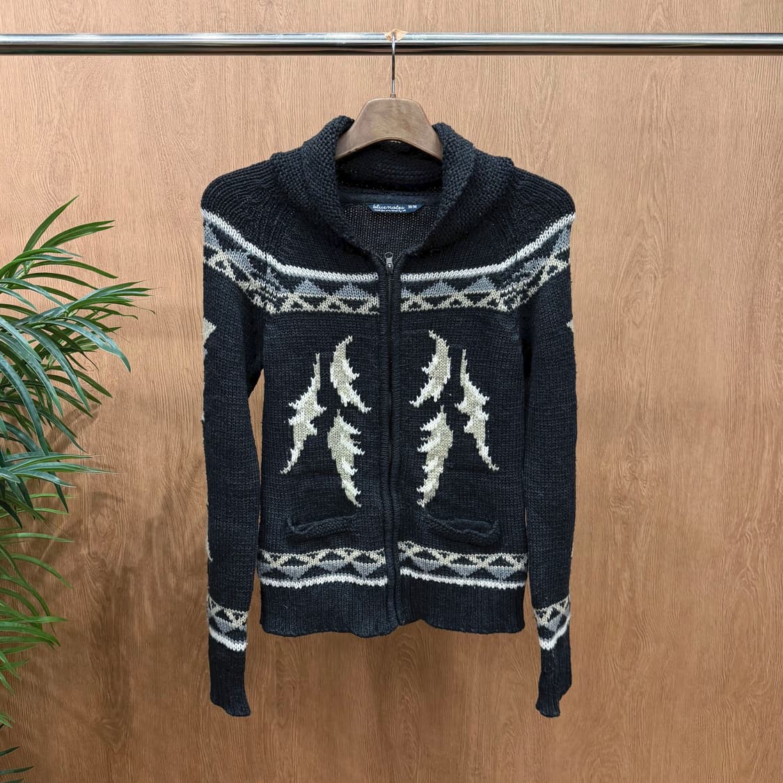 블루노트 니트 집업 가디건 드림캐처 자카드 패턴 디테일 슬림핏 블랙 상품이미지1