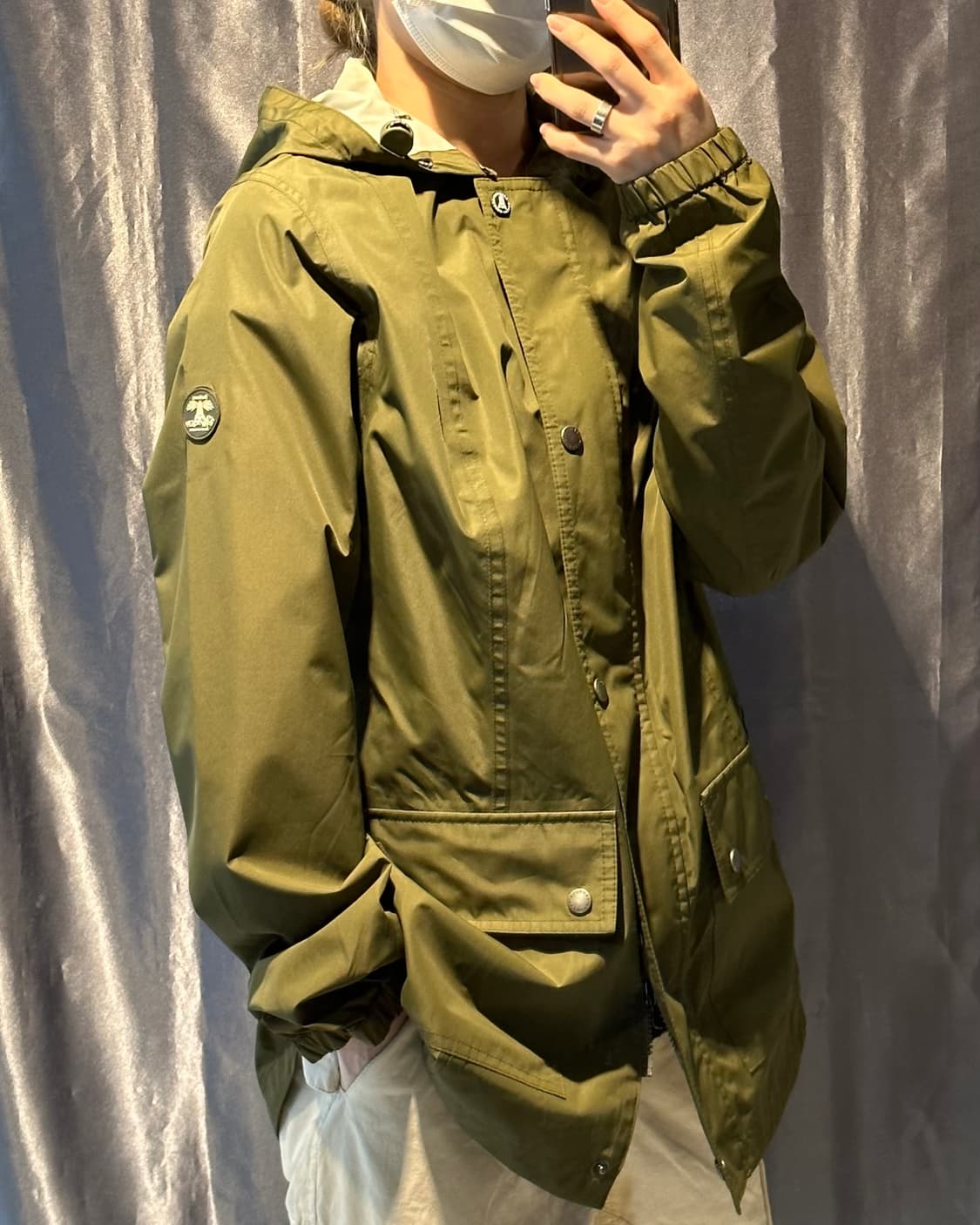 40 바버 절개 디테일 카키 나일론 후드자켓 상품이미지1