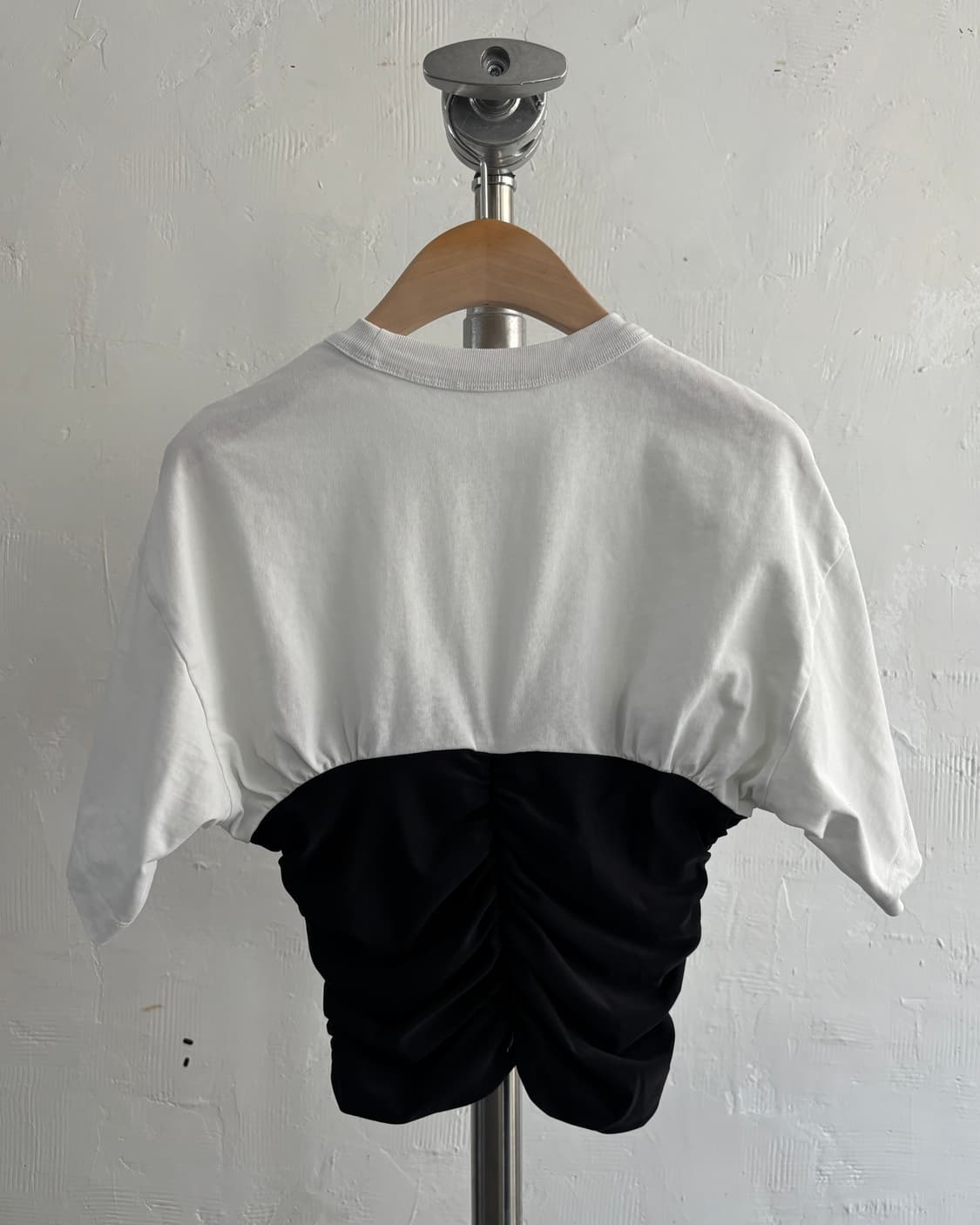 Alexanderwang 알렉산더왕 블랙 셔링 반팔 티셔츠 상품이미지4
