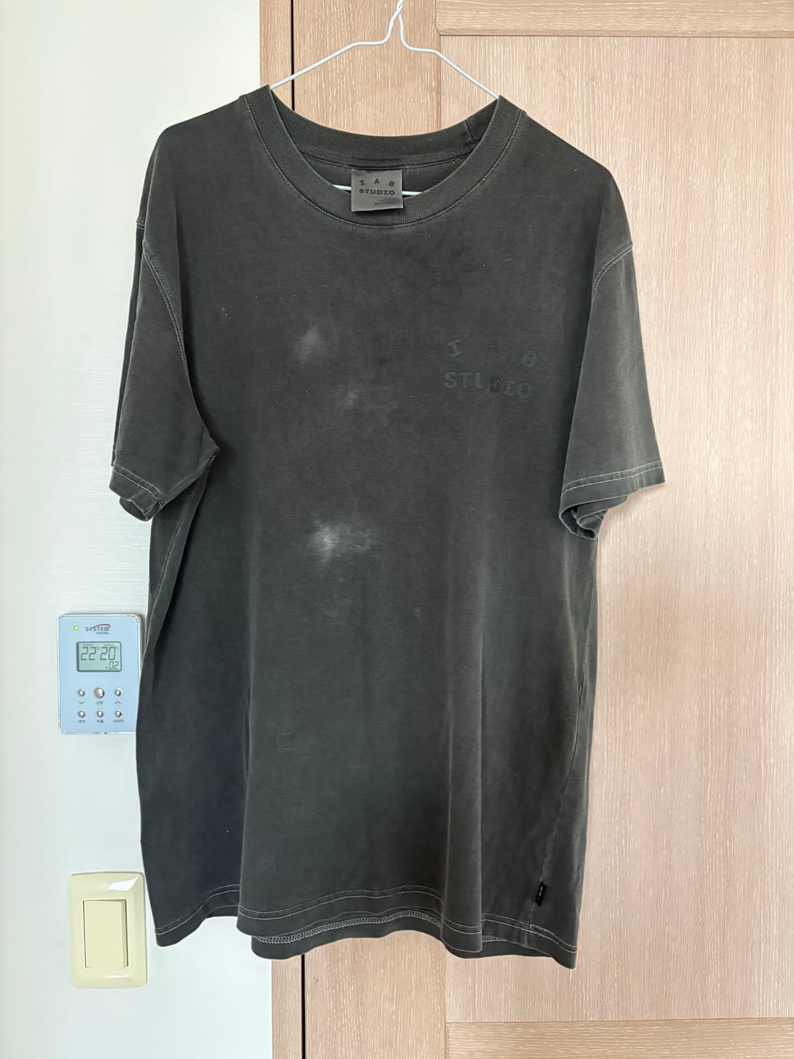 아이앱 스튜디오 피그먼트 티셔츠 블랙 상품이미지1