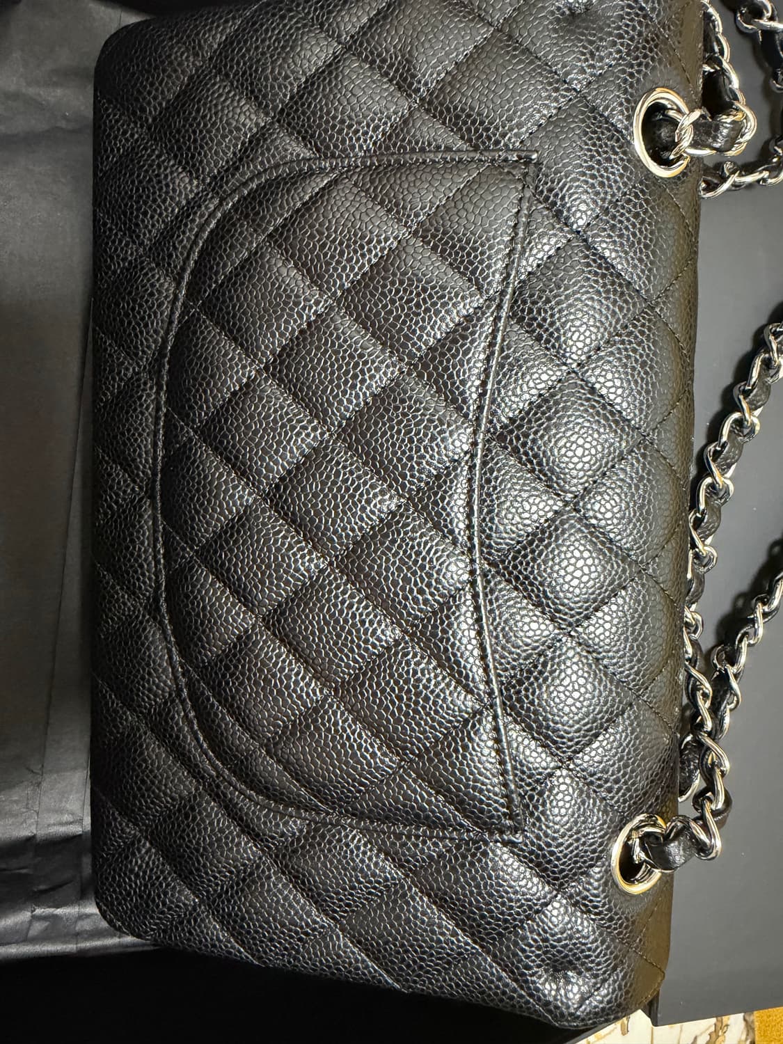 샤넬 클래식 미듐 블랙 은장 내장칩 상품이미지5