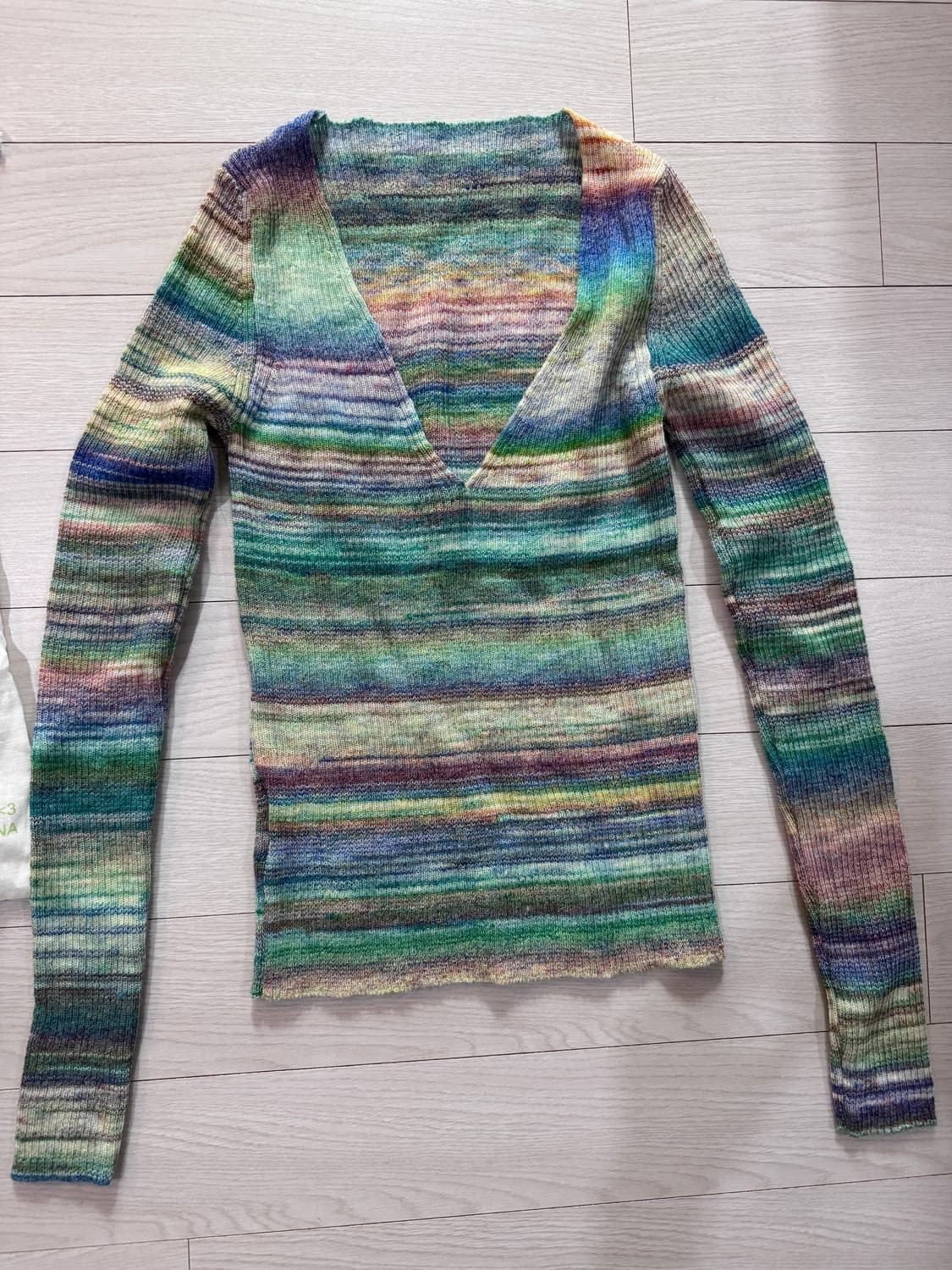 paloma wool 콘코르디아 브이넥 니트 그린색상 판매합니다 상품이미지2