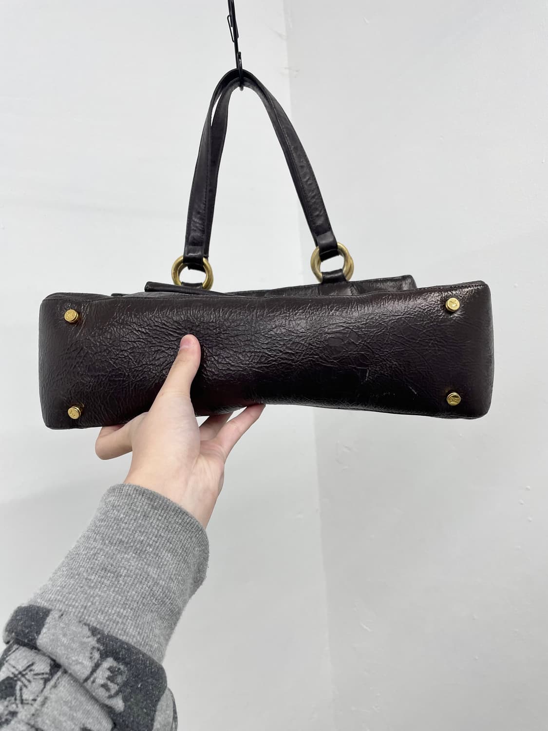 mcm 금장 포켓 숄더백 상품이미지9