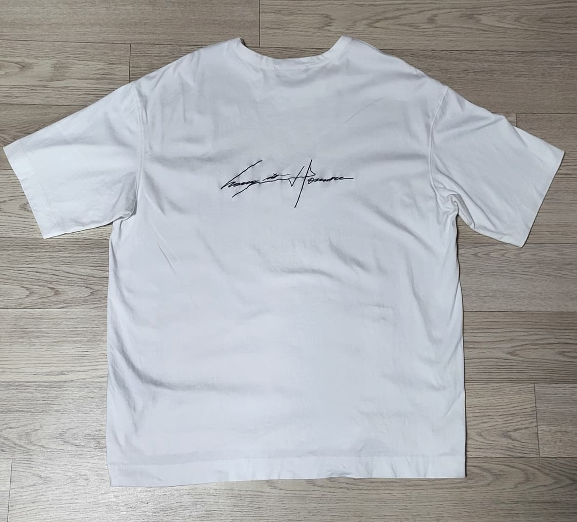 송지오옴므 오트그래프 스트링 반팔티 상품이미지1