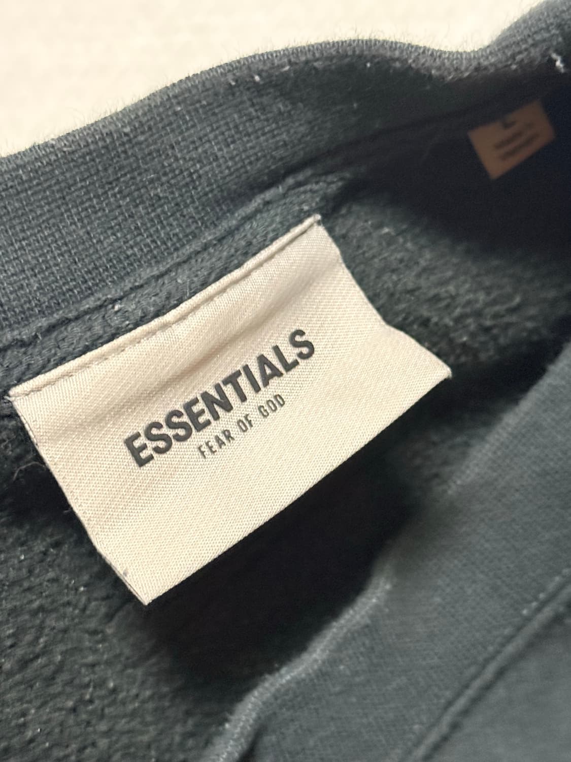 이센셜 맨투맨 블랙 L 상품이미지3