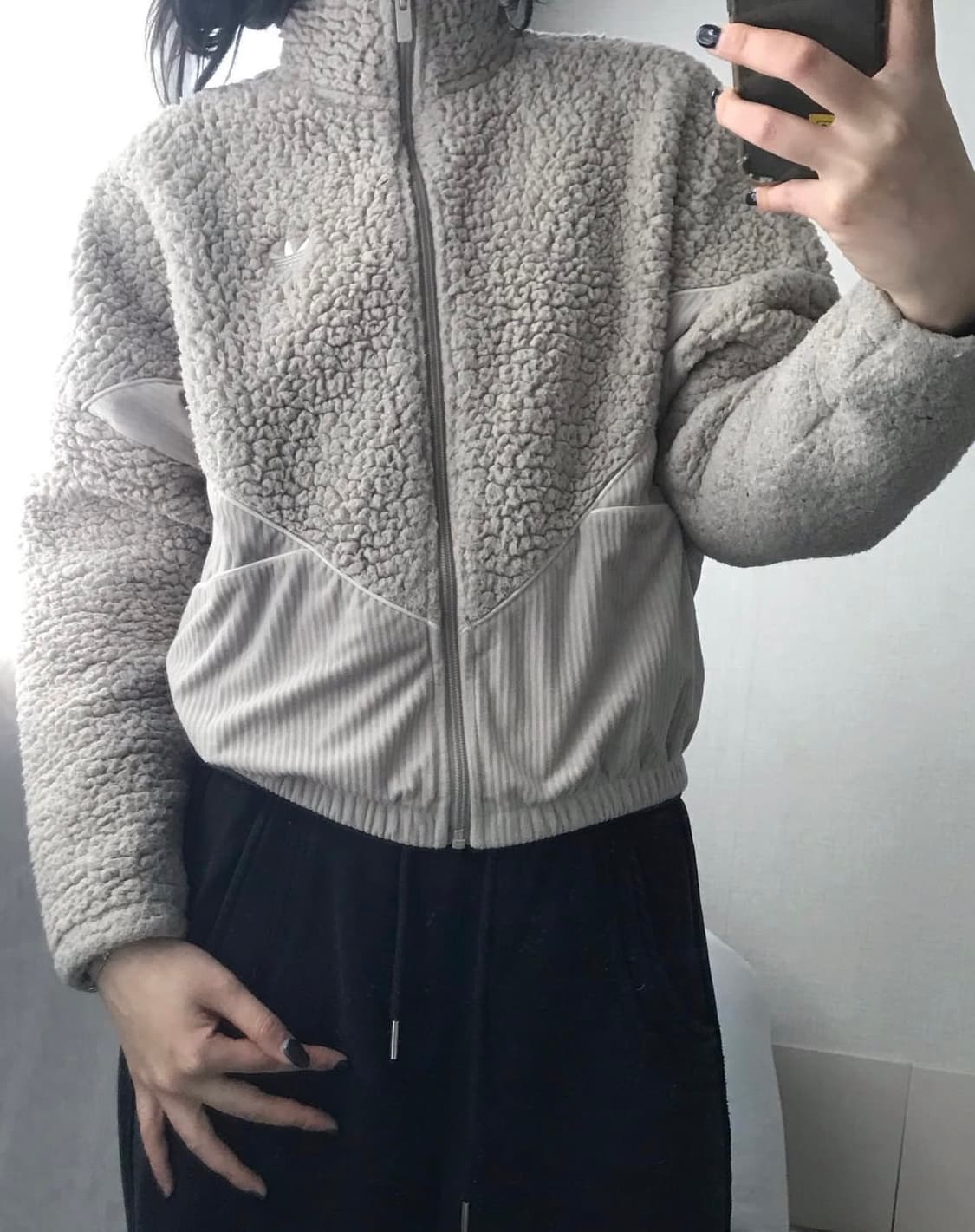 아디다스 베이지 뽀글이 플리스 상품이미지1