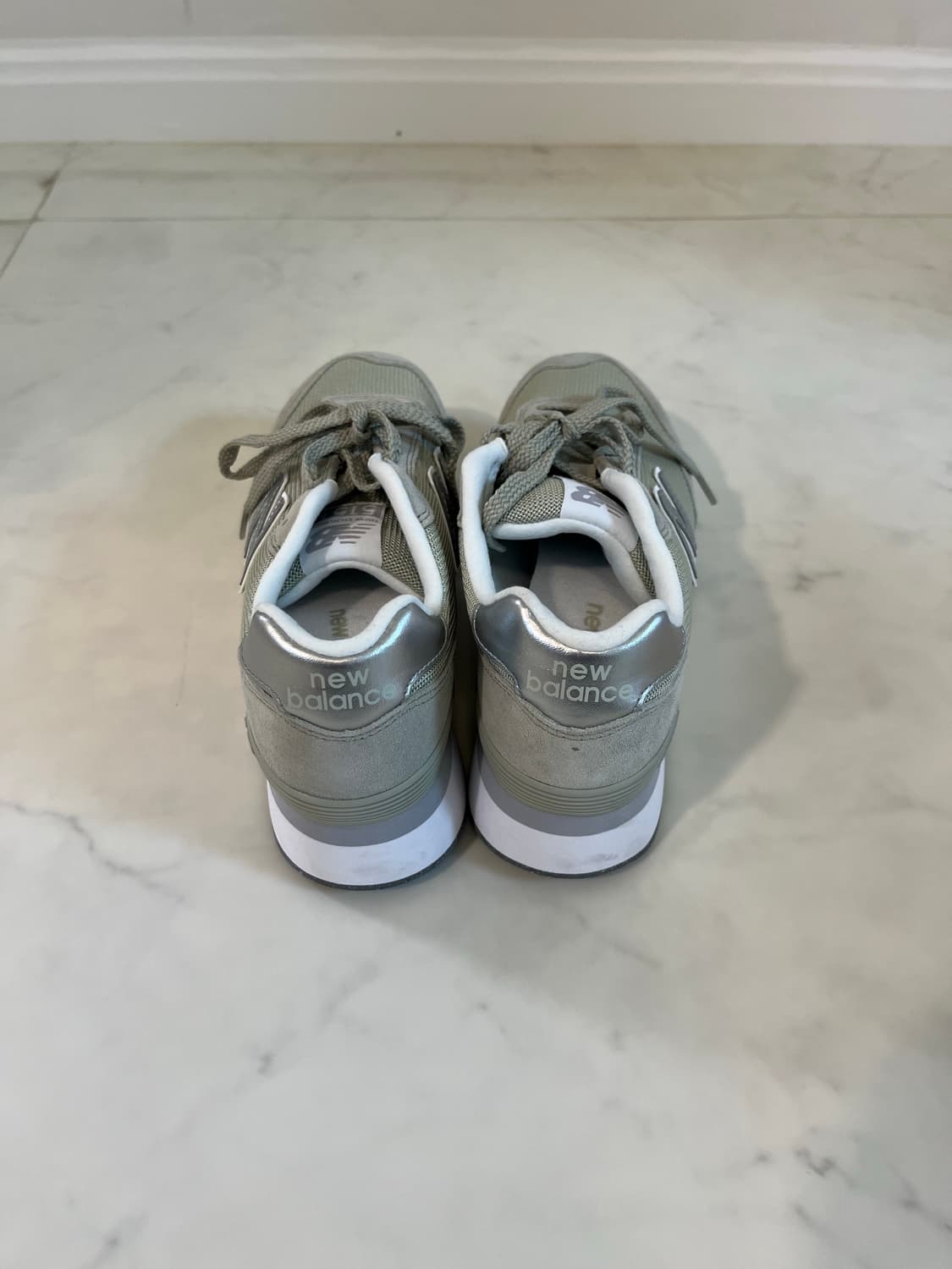 새제품 뉴발란스 여성 신발 (카키 그린 / 255mm) 상품이미지4