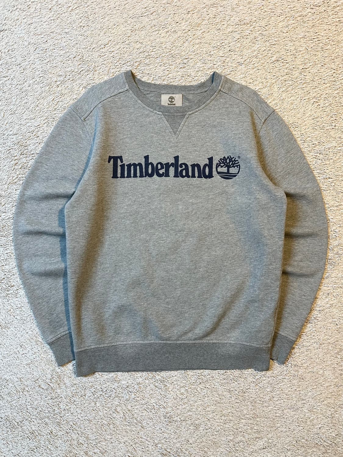 팀버랜드 TIMBERLAND 스펠로고 맨투맨 그레이 S 상품이미지1