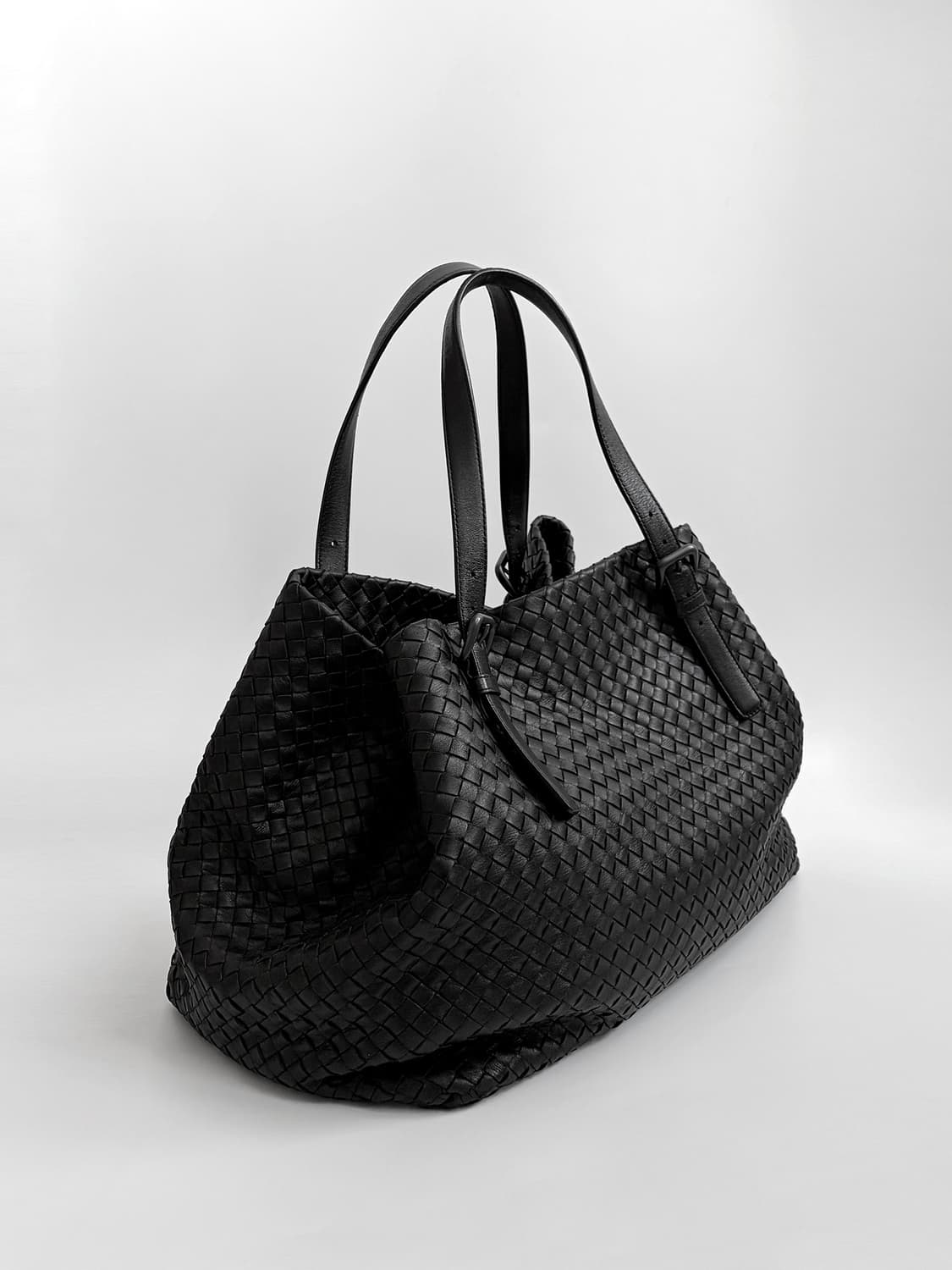 보테가베네타 인트레치아토 체스타 숄더백 라지 판매합니다. 상품이미지2