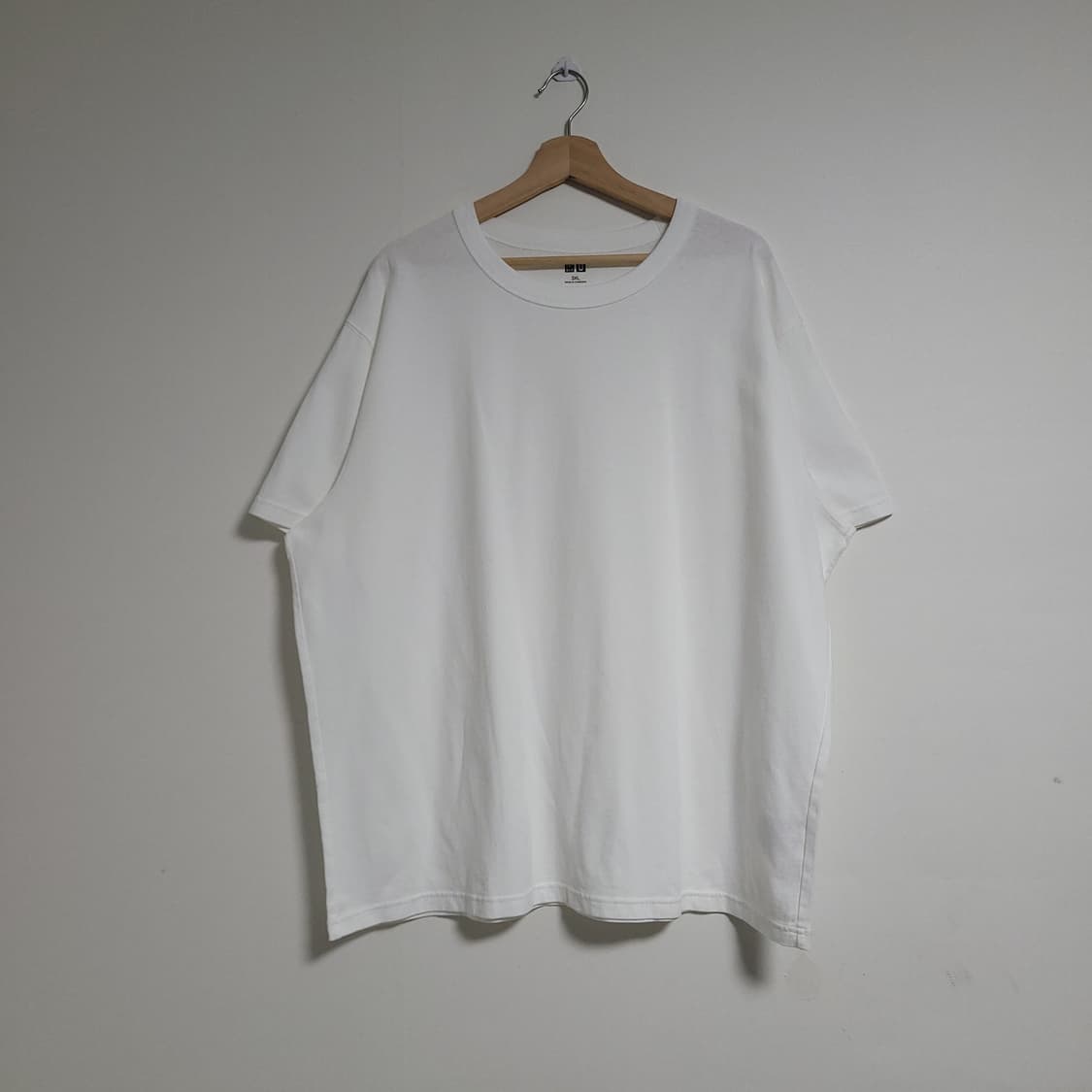 (3XL) UNIQLO U 유니클로 유메르 흰색 반팔티셔츠 상품이미지1