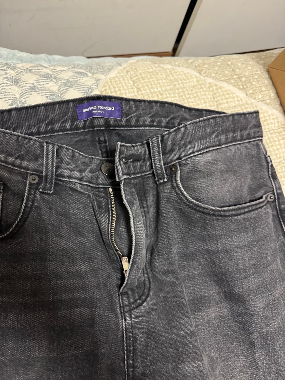 [34] 무신사 스탠다드 calik 스트레이트 데님 팬츠 (워시드 블랙) 상품이미지8