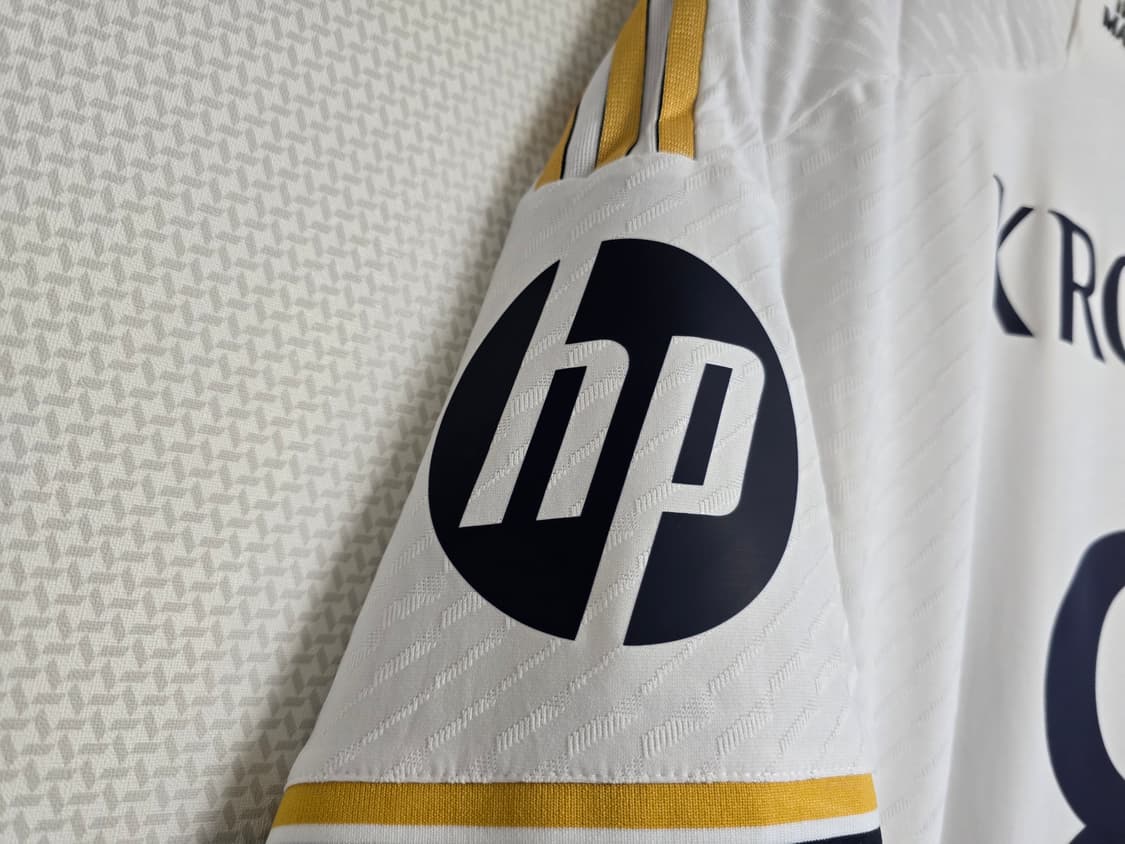 23-24 레알마드리드 홈 어센틱 유니폼 토니 크로스 UCL Final 상품이미지4