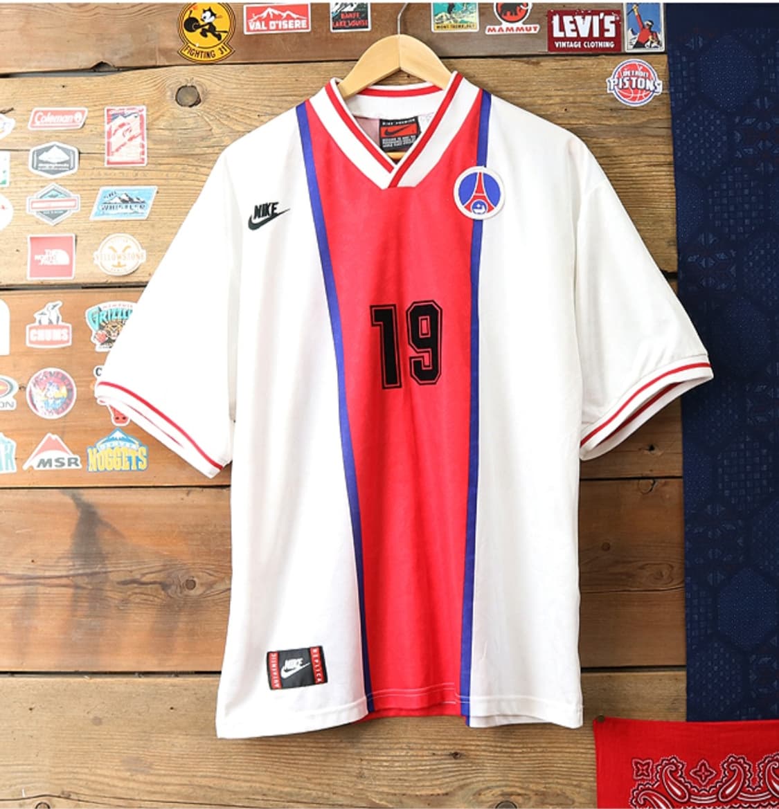 영국산 90S NIKE 나이키 파리 생제르망 95-96시즌
어웨이 저지 상품이미지1