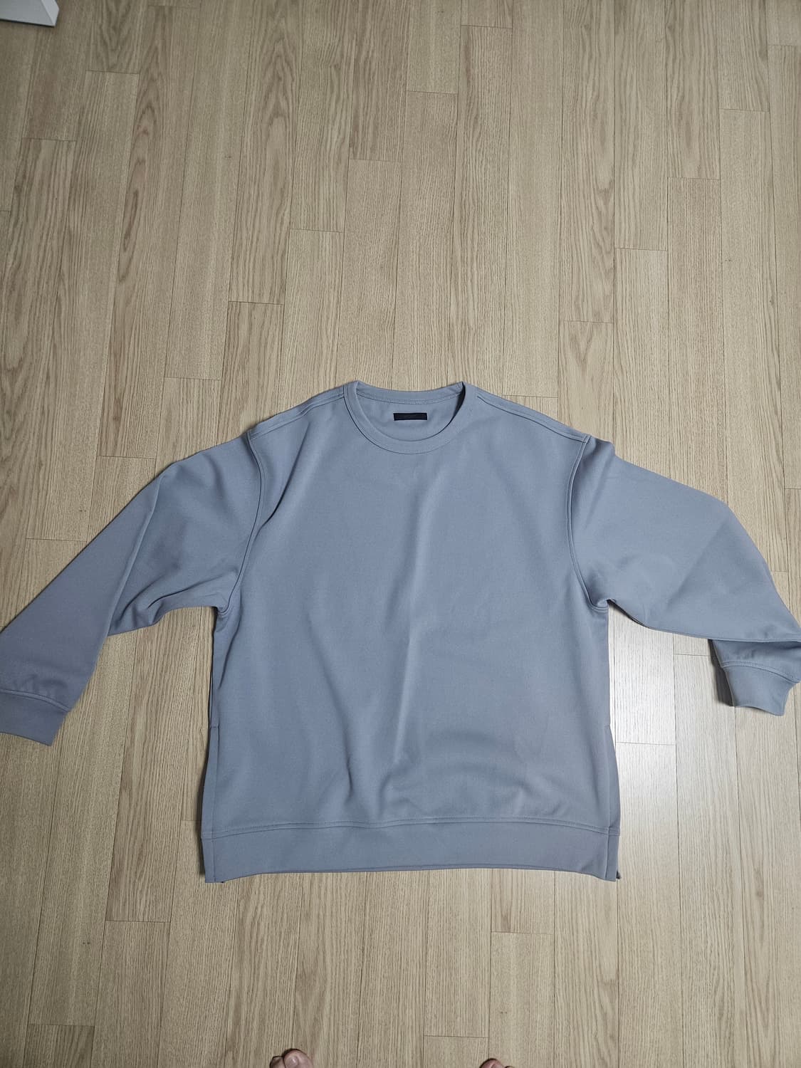 질스튜어트 뉴욕 세미오버핏 지퍼 디테일 맨투맨 상품이미지1