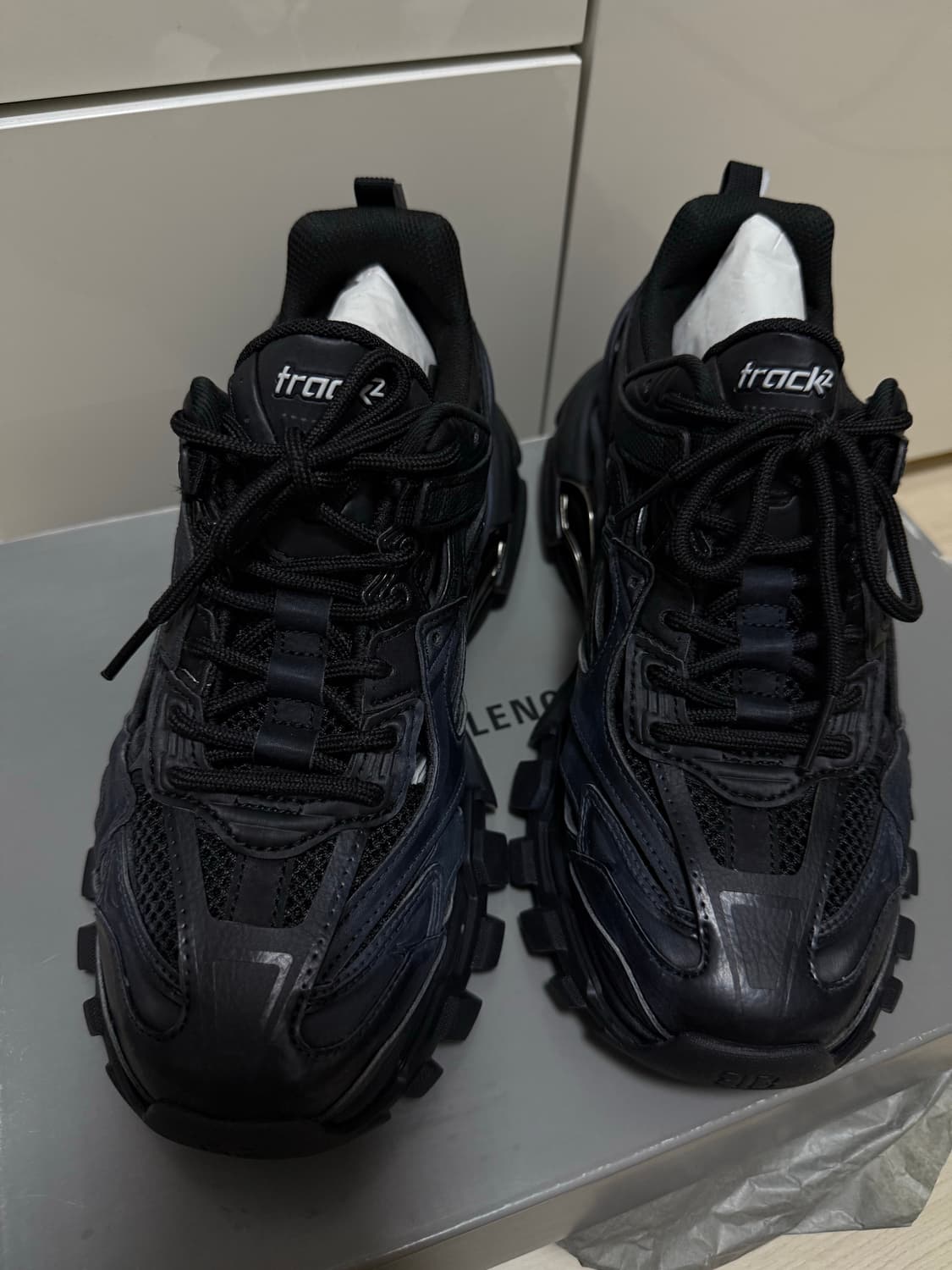 발렌시아가 트랙2 블랙 스니커즈 38 상품이미지1