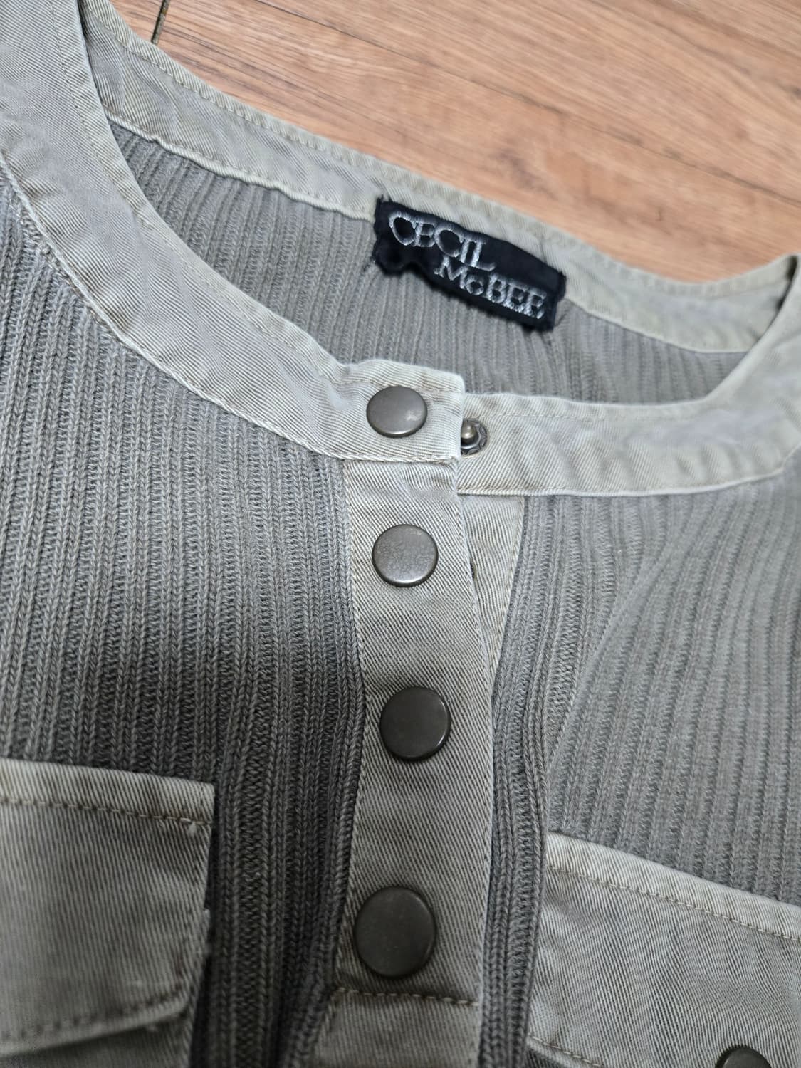 Cecil McBee y2k khaki gray knit top 상품이미지3