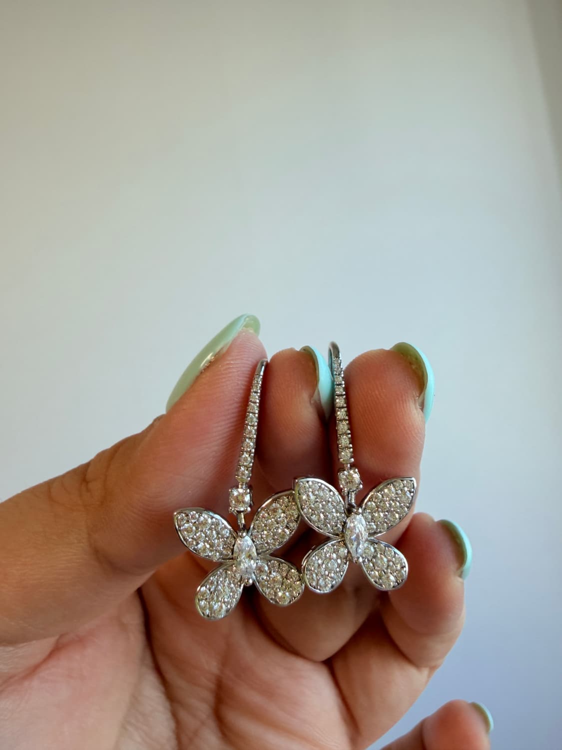 나비 큐빅 귀걸이 상품이미지1