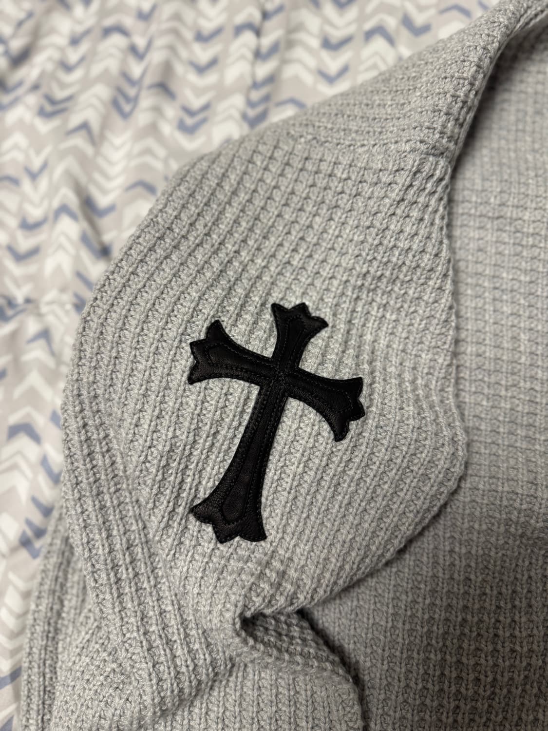 [새상품] 크롬하츠 블랙 패치 니트 가디건 그레이 M 상품이미지3