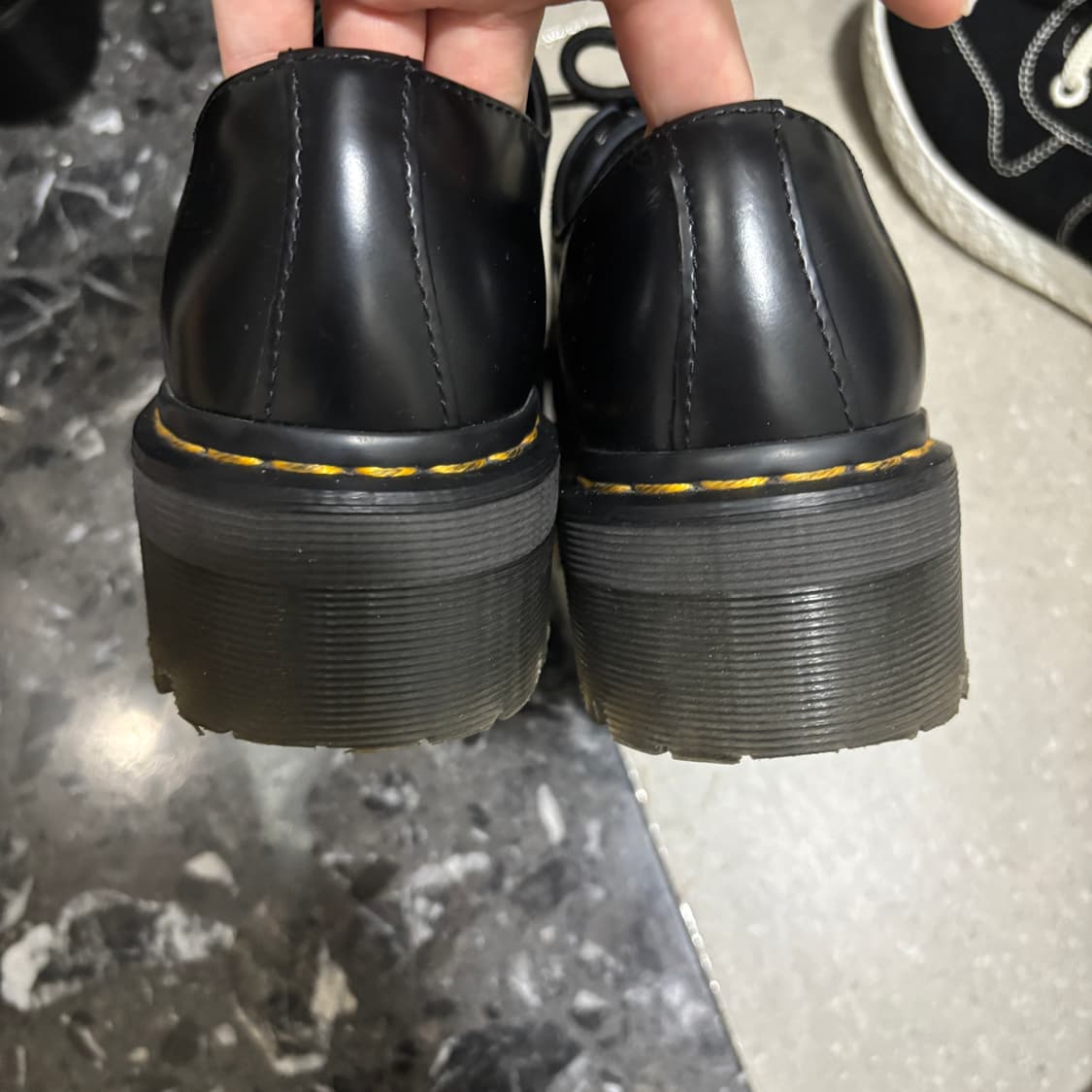 닥터마틴 쿼드 230 상품이미지2