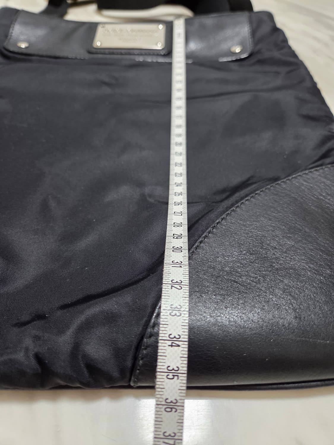 돌체앤가바나 가죽디테일 빅 플레이트 크로스백 상품이미지10