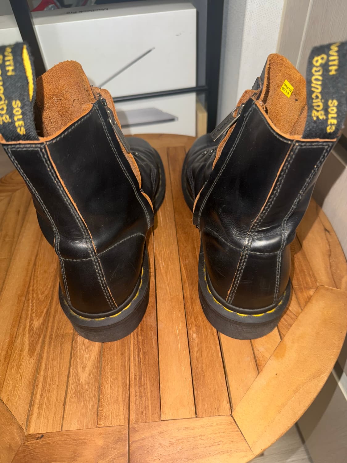 닥터마틴 8홀 부츠 팝니다 상품이미지2