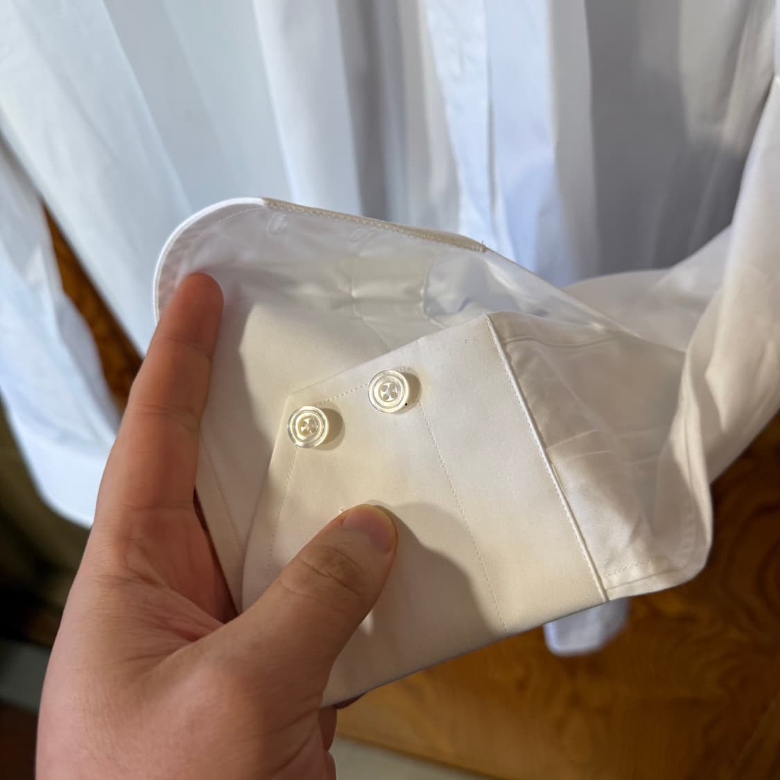 톰포드 화이트 드레스 셔츠 판매 합니다. 상품이미지7