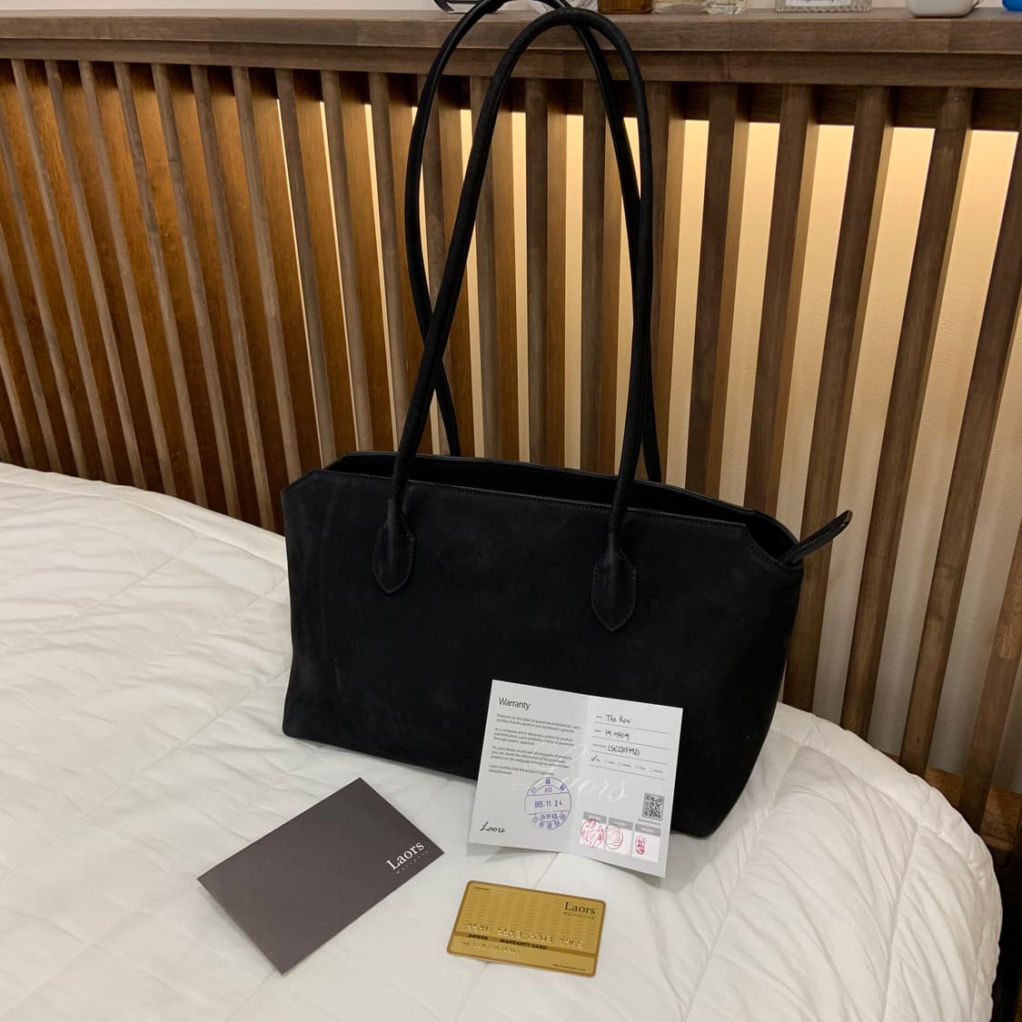 더로우 테라스백 누벅 블랙 스웨이드 (라올스 정품 감정서) 상품이미지1