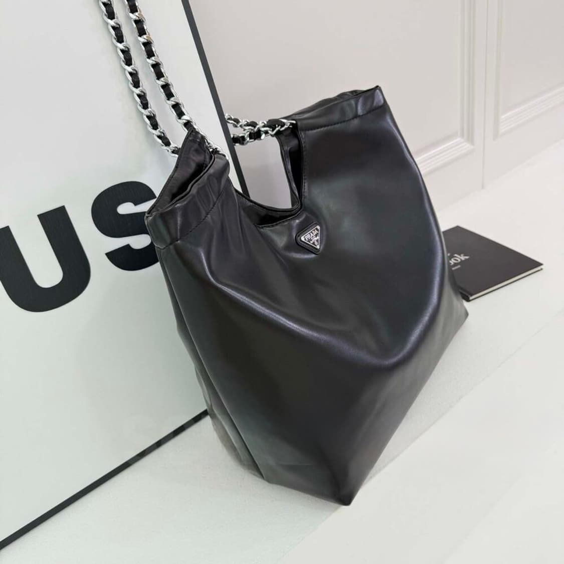 깜짝세일(새상품)정품 프라다 가죽 숄더 빅 숄더 체인백 토드백 상품이미지3