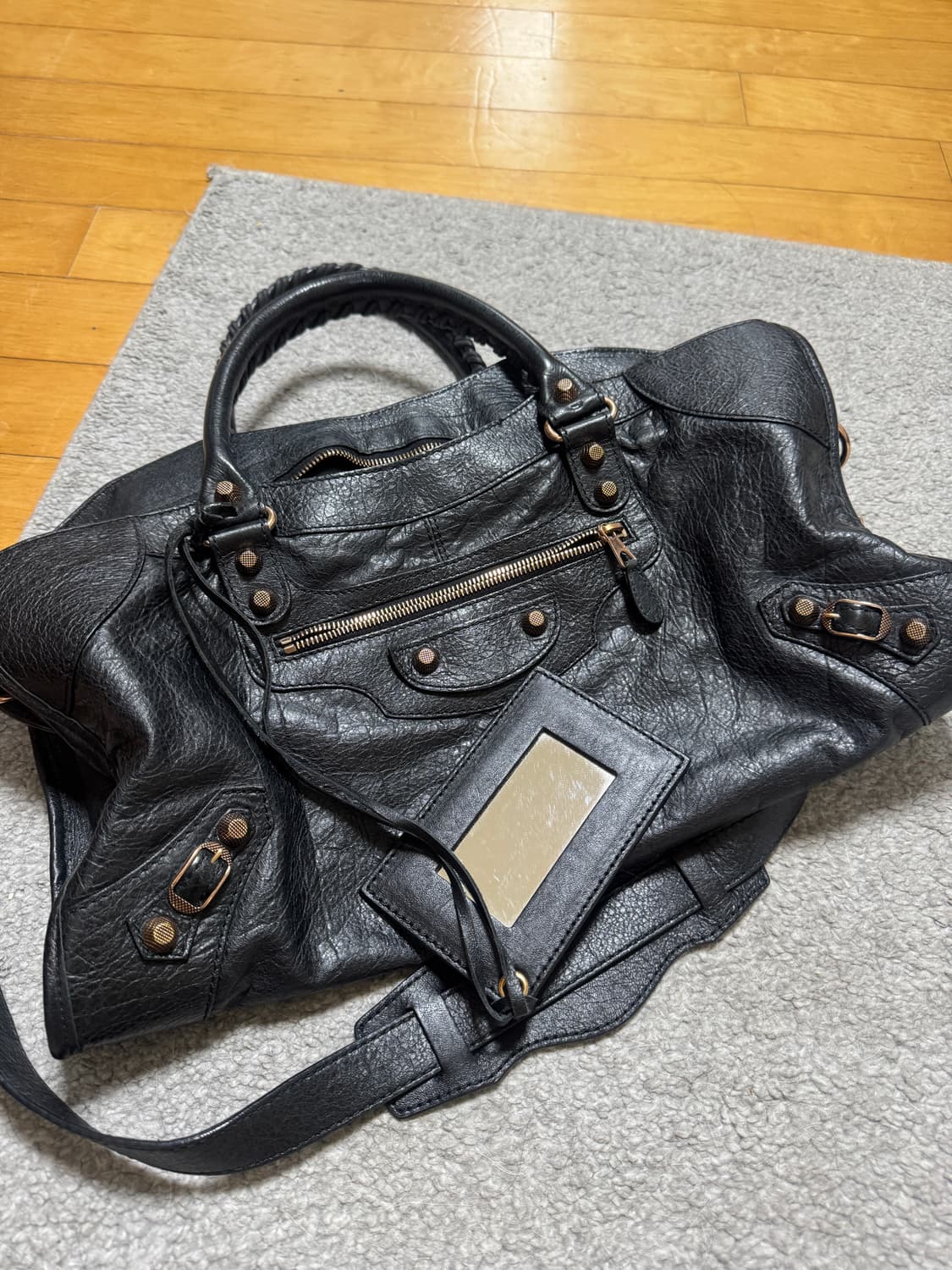 발렌시아가 블랙 가죽 모터백 파트타임 상품이미지5