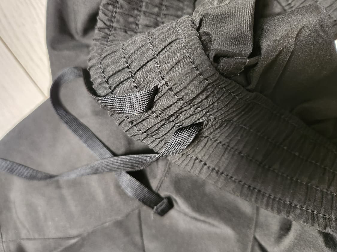 뉴발란스 여성 러닝 반바지 사이즈L

사진처럼 새거같이 깨끗해요

오염  상품이미지7