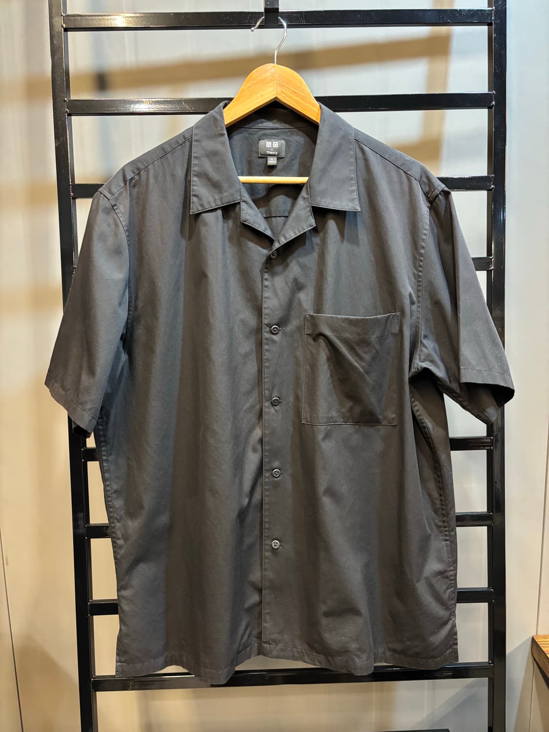 [XL] 유니클로 x 시어리 오픈카라 반팔 셔츠 2.9  UNIQLO x 상품이미지1