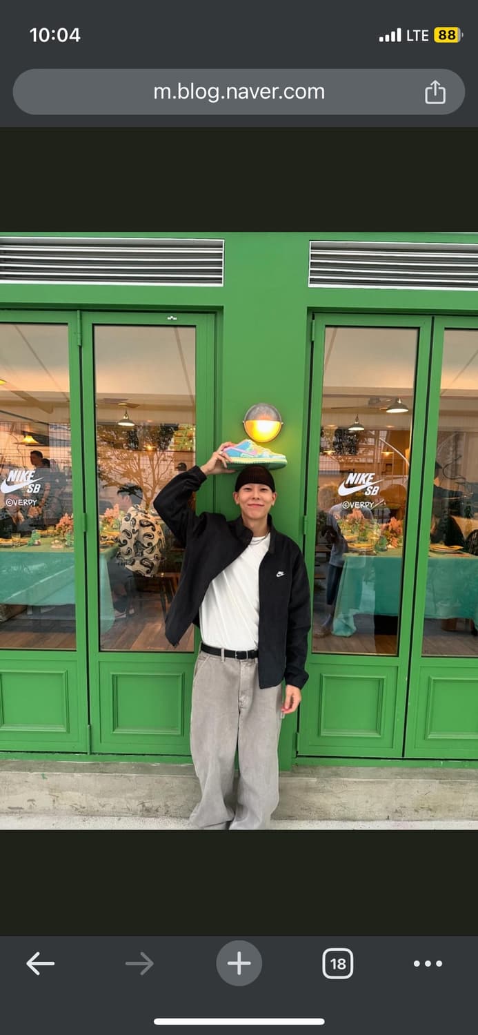 L) 로꼬 착용 나이키 NSW 클럽 코듀로이 해링턴 상품이미지1