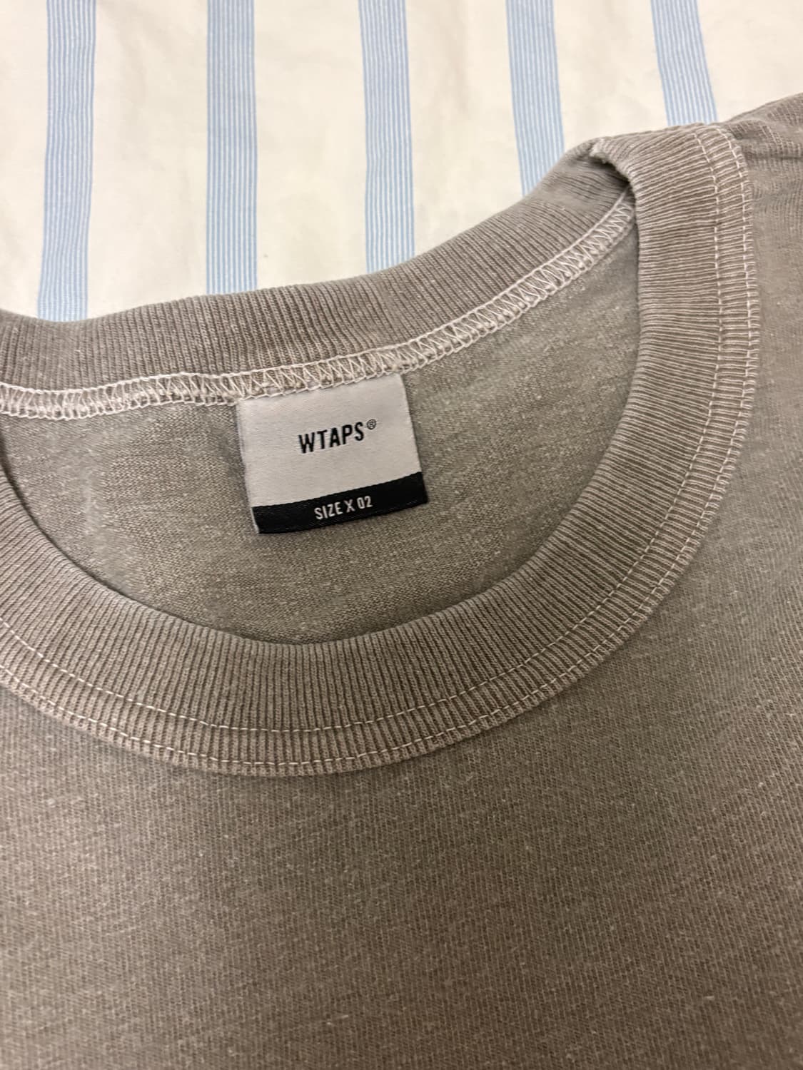 더블탭스 디자인 롱슬리브 상품이미지4