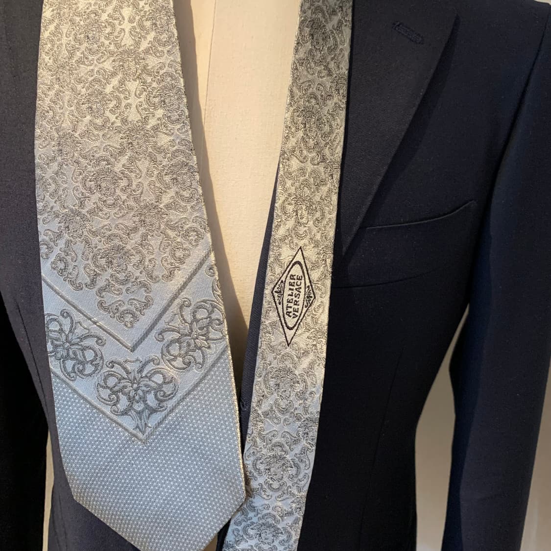 베르사체(VERSACE) 클래식 명품넥타이 모노그램 장폭 10.2cm 상품이미지2