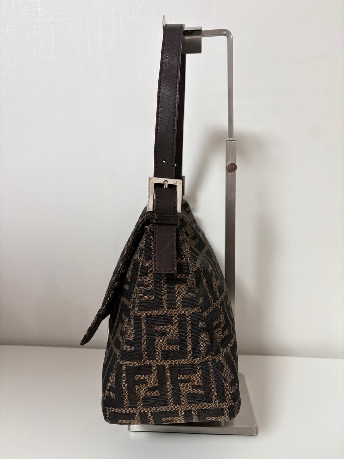 펜디 주카 맘마 바게트백 상품이미지4