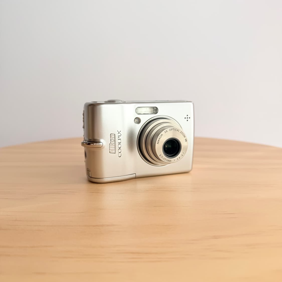✨민트급✨ Nikon COOLPIX  니콘 쿨픽스 L12 클래식 실버🤍 상품이미지3