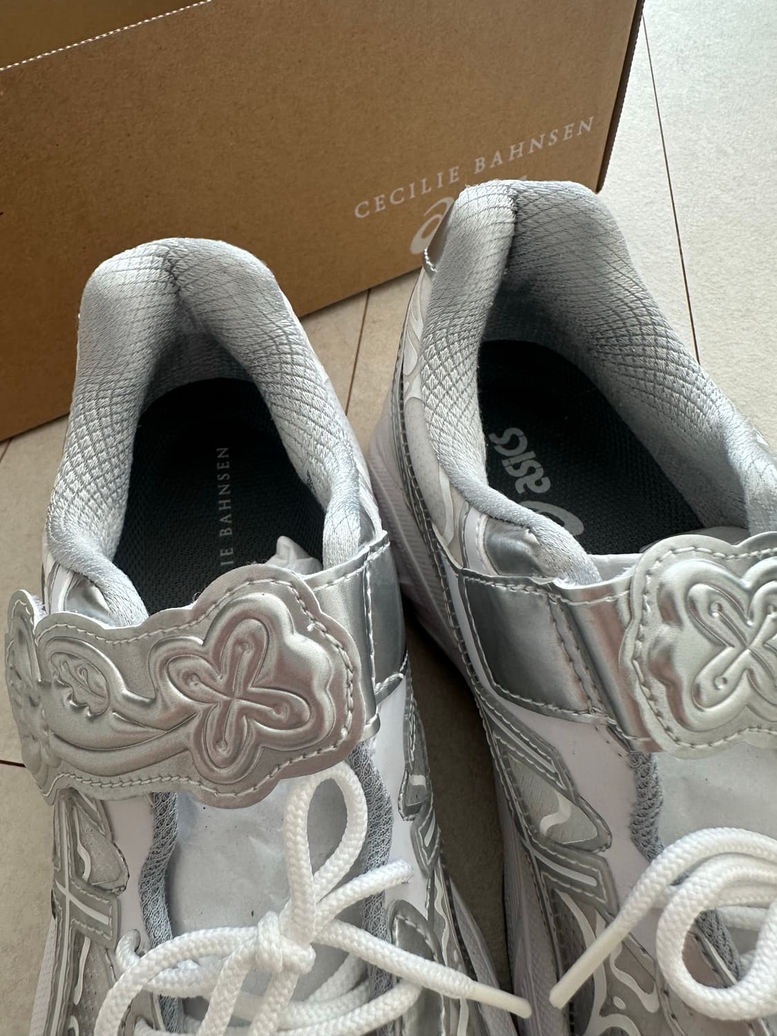 세실리에반센X아식스 GT2160 / 235 상품이미지5