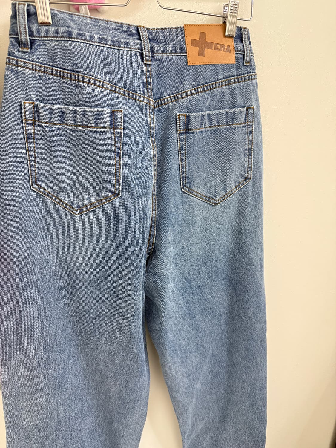 제니 착용 이알에이 WIDE FIT DENIM PANTS 상품이미지4