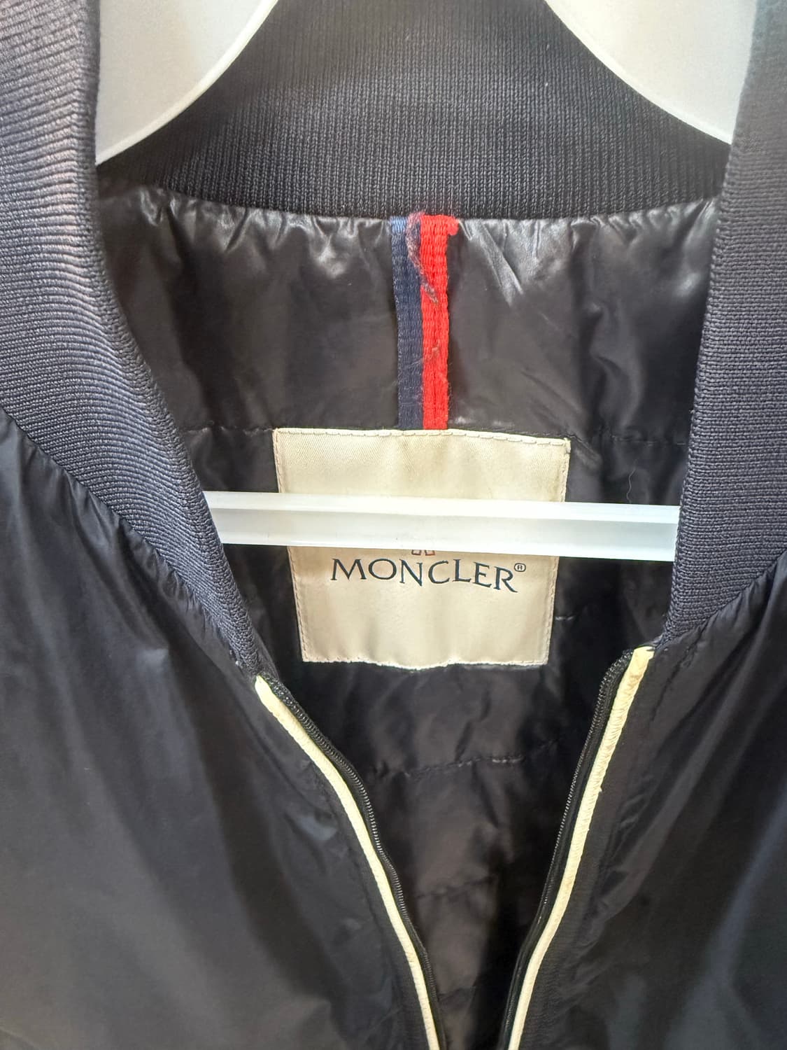 2/100 정품 몽클레어 FERDINAND  경량블루종 패딩 팝니다 상품이미지2