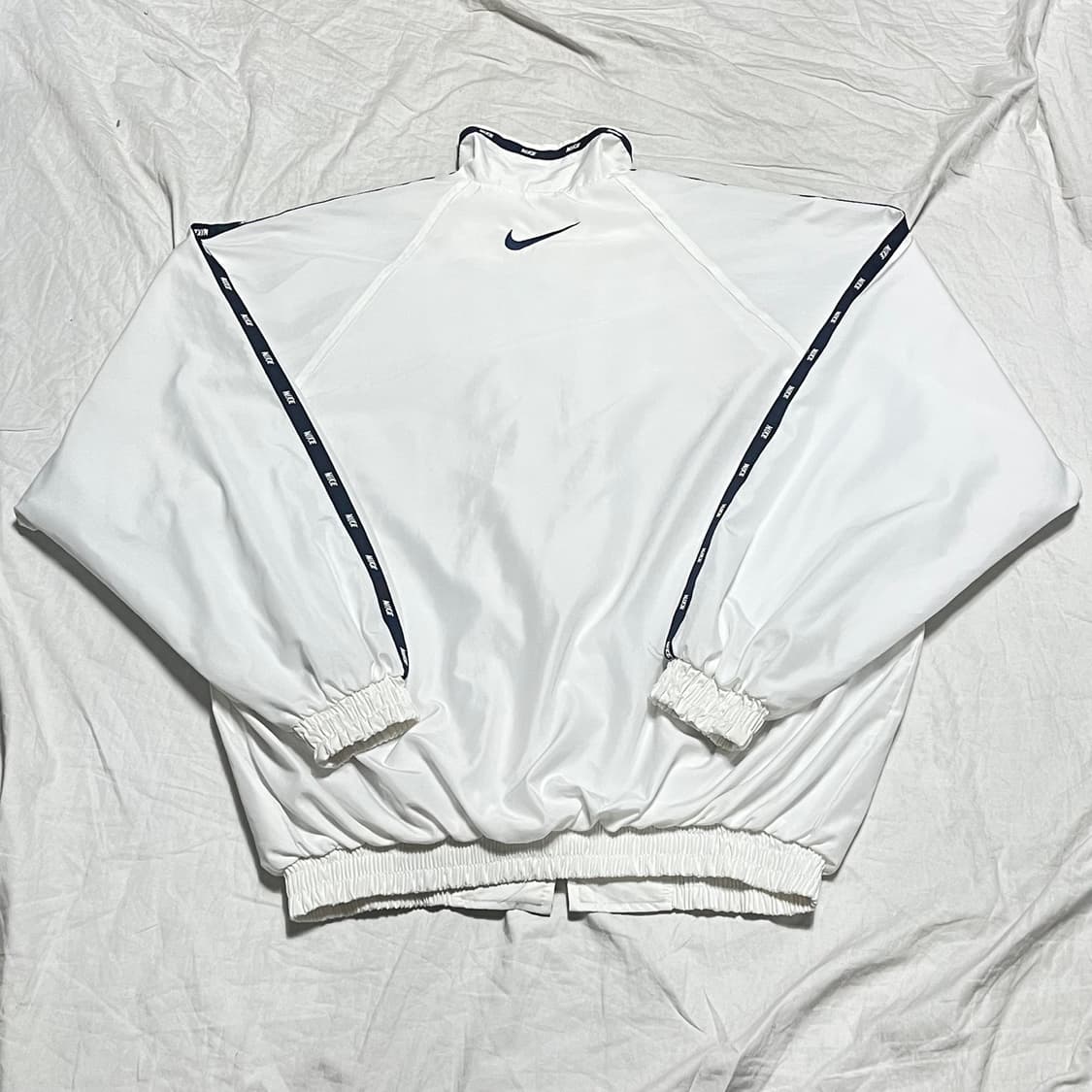 XL 나이키 바람막이 화이트 상품이미지3